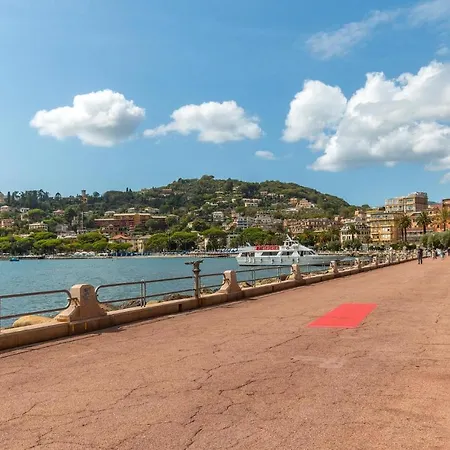 1 Bedroom Gorgeous Apartment In Rapallo Lägenhet *